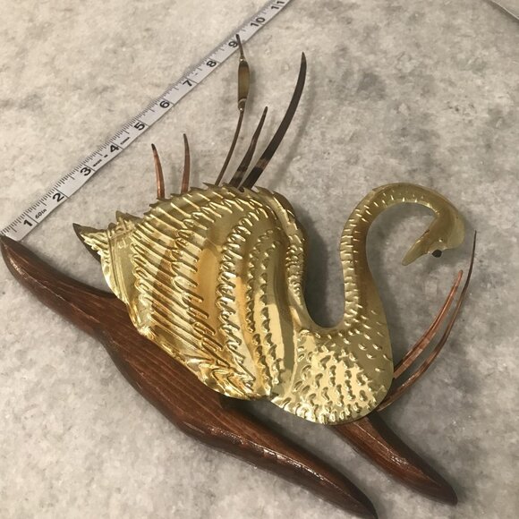 Vintage Swan Wall Art Pair MCM Tin Wood Reed Cattail Lake Decor Mid Century - Picture 15 of 16